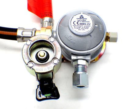 30mbar 10mm Outlet Caravan Regulator 0.5m Pigtail Kit for a 27mm Patio Cylinder - Image 3